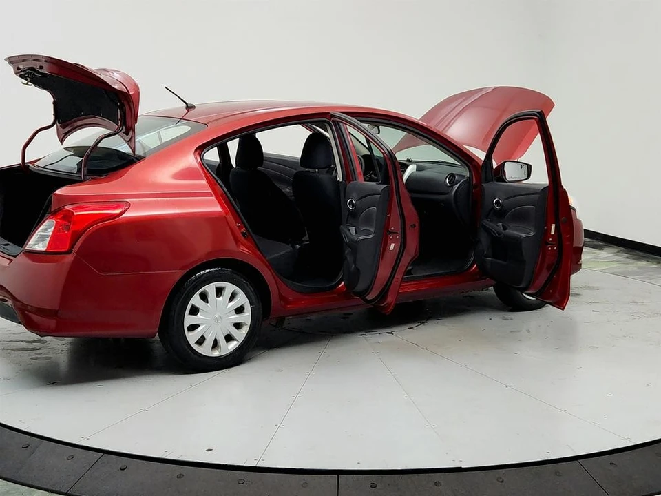 2018 Nissan Versa - Image 11 of 12