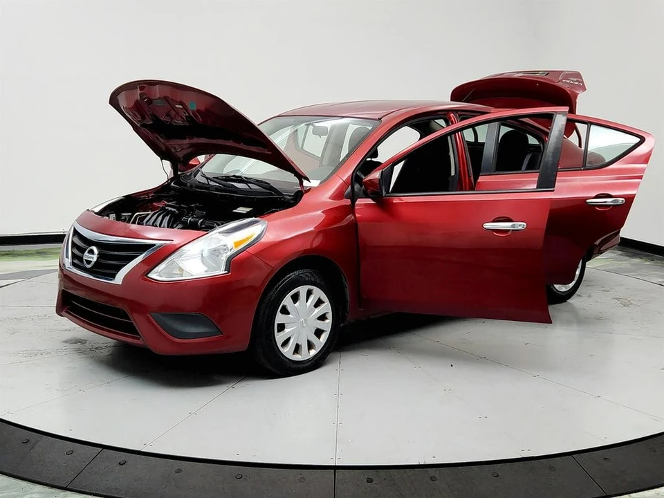 2018 Nissan Versa - Image 9 of 12