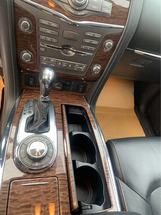 2018 Nissan Armada - Image 15 of 19