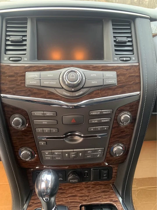 2018 Nissan Armada - Image 16 of 19