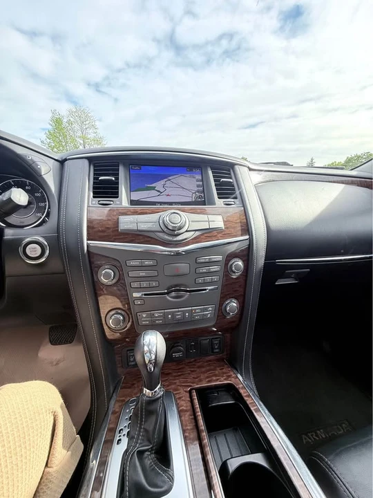 2018 Nissan Armada - Image 15 of 20
