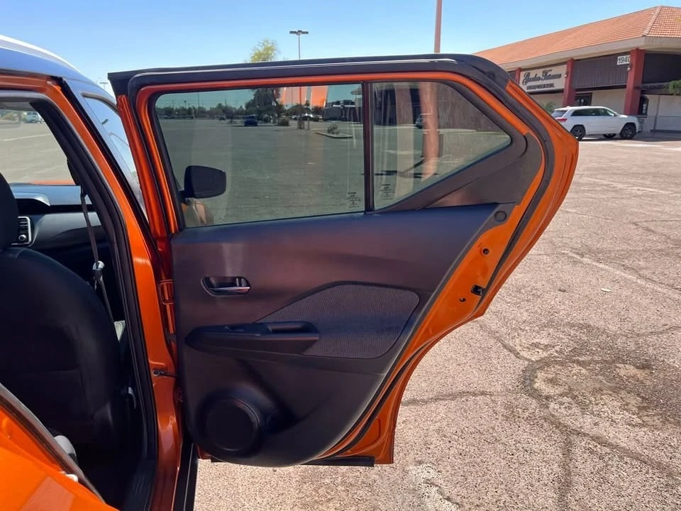 2018 Nissan Kicks - Image 15 of 18