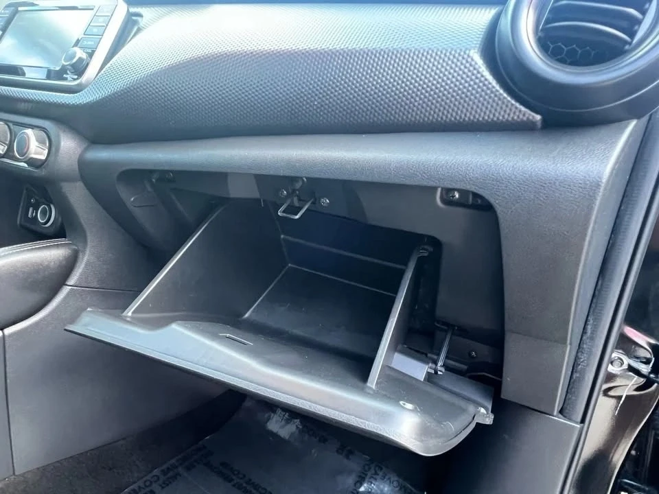 2018 Nissan Kicks - Image 17 of 20