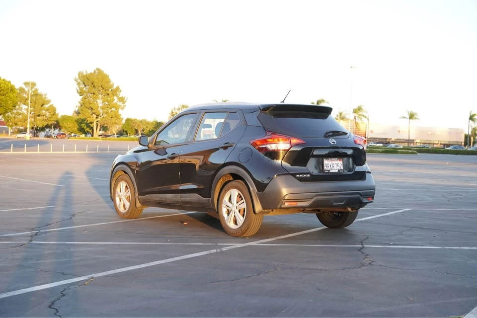 2018 Nissan Kicks - Image 8 of 17
