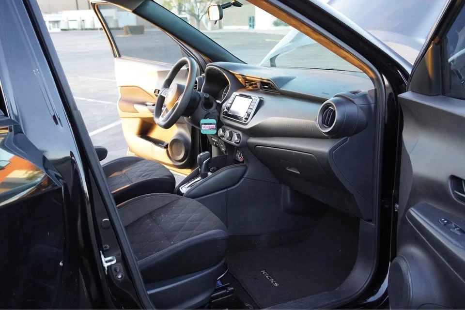 2018 Nissan Kicks - Image 12 of 17