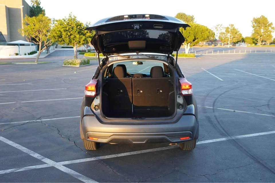 2018 Nissan Kicks - Image 10 of 17