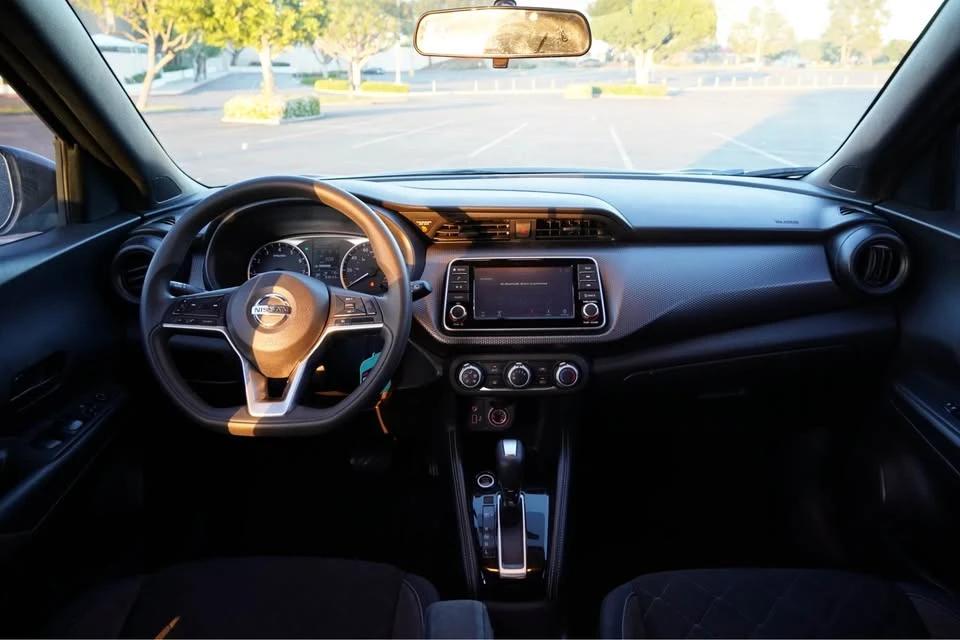 2018 Nissan Kicks - Image 16 of 17