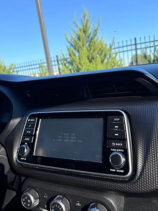 2018 Nissan Kicks - Image 14 of 16