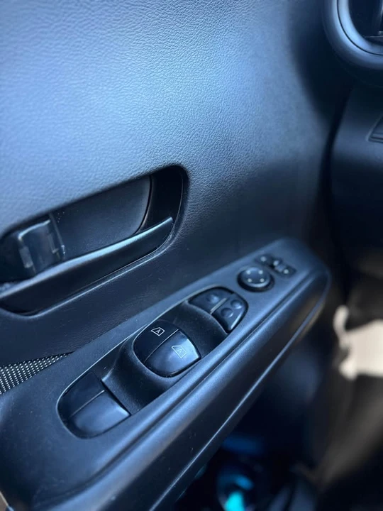 2018 Nissan Kicks - Image 16 of 16