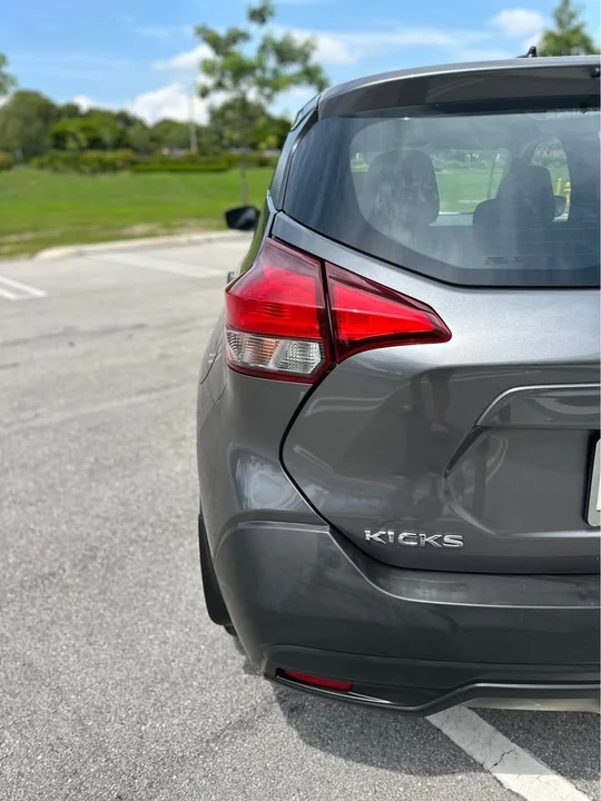 2018 Nissan Kicks - Image 14 of 20