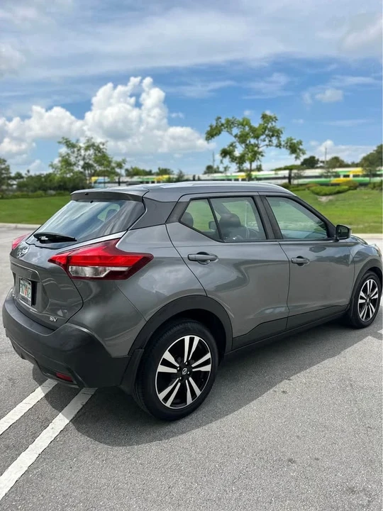2018 Nissan Kicks - Image 11 of 20