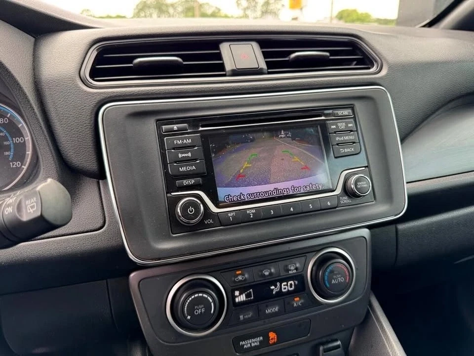 2018 Nissan Leaf - Image 12 of 13