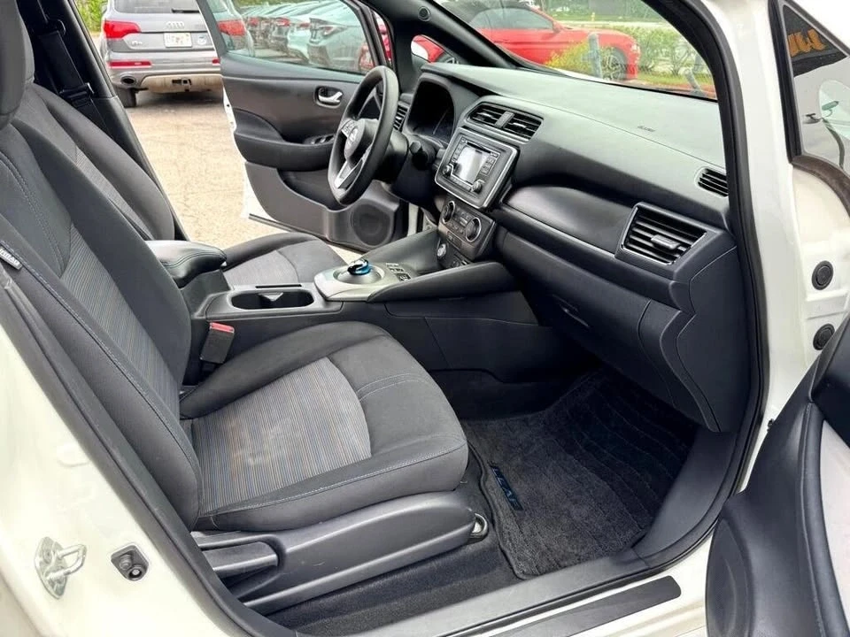 2018 Nissan Leaf - Image 11 of 13