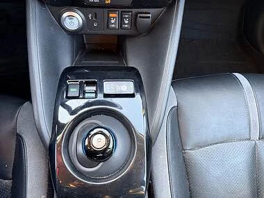 2018 Nissan Leaf - Image 9 of 20