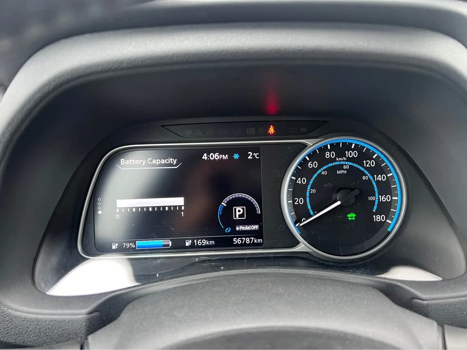 2018 Nissan Leaf - Image 11 of 12