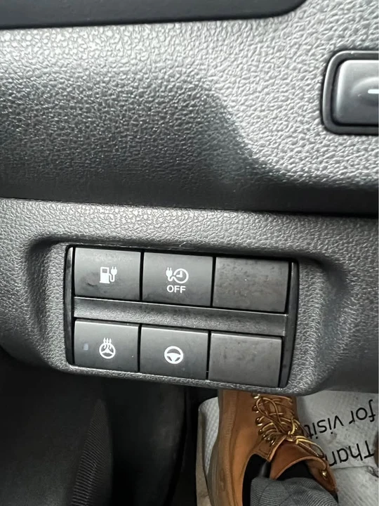 2018 Nissan Leaf - Image 8 of 12