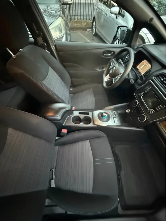 2018 Nissan Leaf - Image 6 of 7