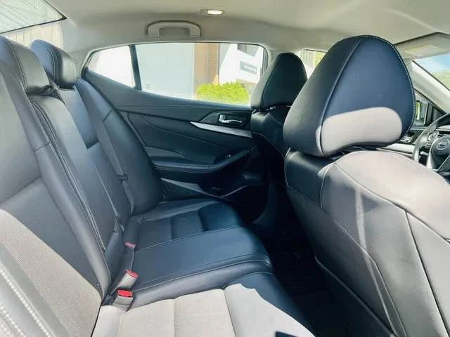 2018 Nissan Maxima 8th Gen - Image 9 of 13