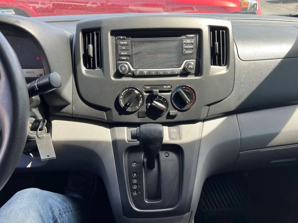 2018 Nissan NV - Image 10 of 11