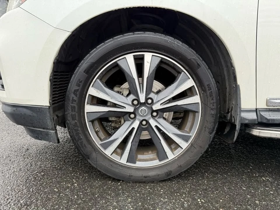 2018 Nissan Pathfinder 4th Gen - Image 15 of 18