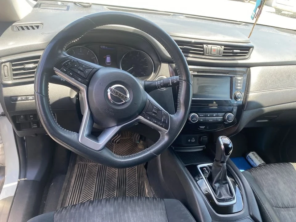 2018 Nissan Rogue - Image 8 of 11