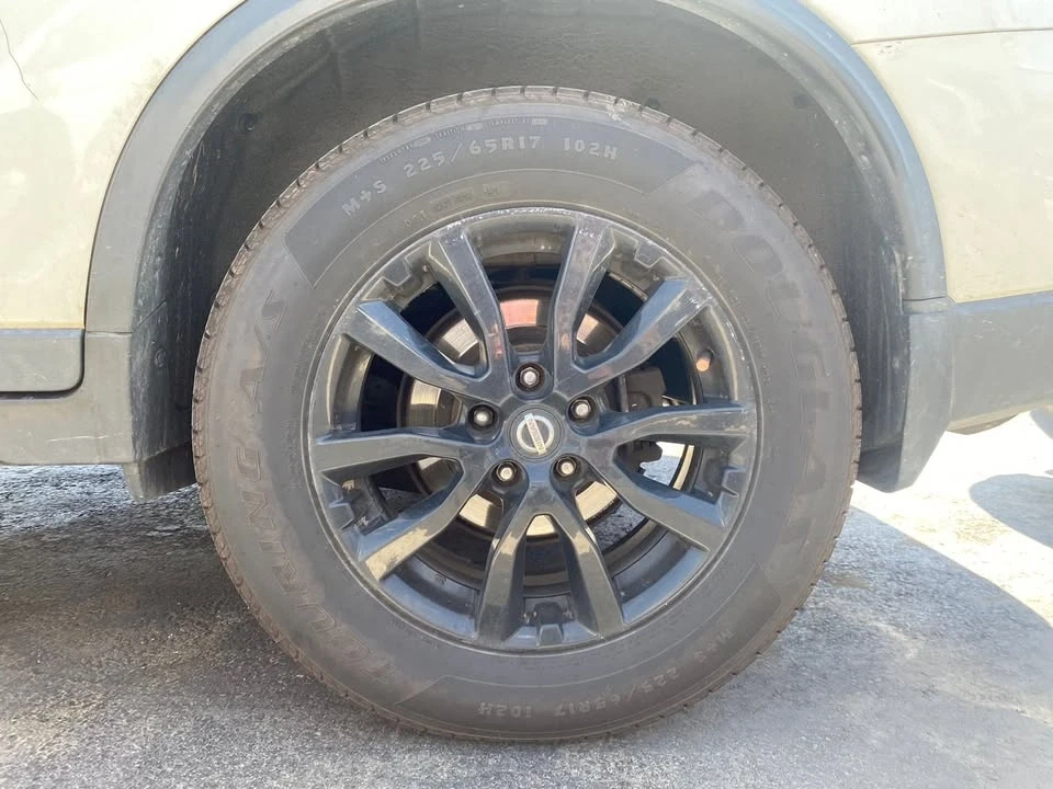2018 Nissan Rogue - Image 7 of 11
