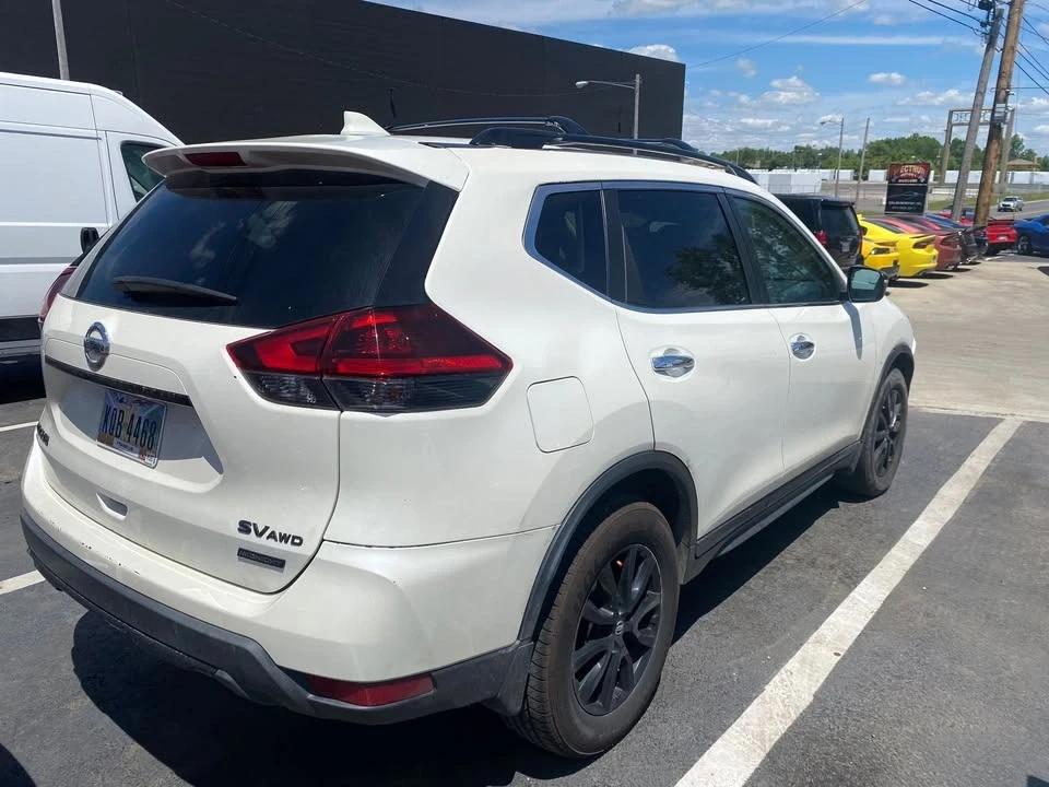 2018 Nissan Rogue - Image 4 of 11