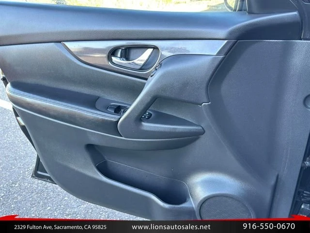 2018 Nissan Rogue - Image 16 of 19