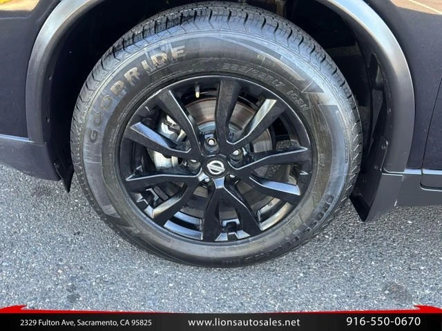 2018 Nissan Rogue - Image 10 of 19