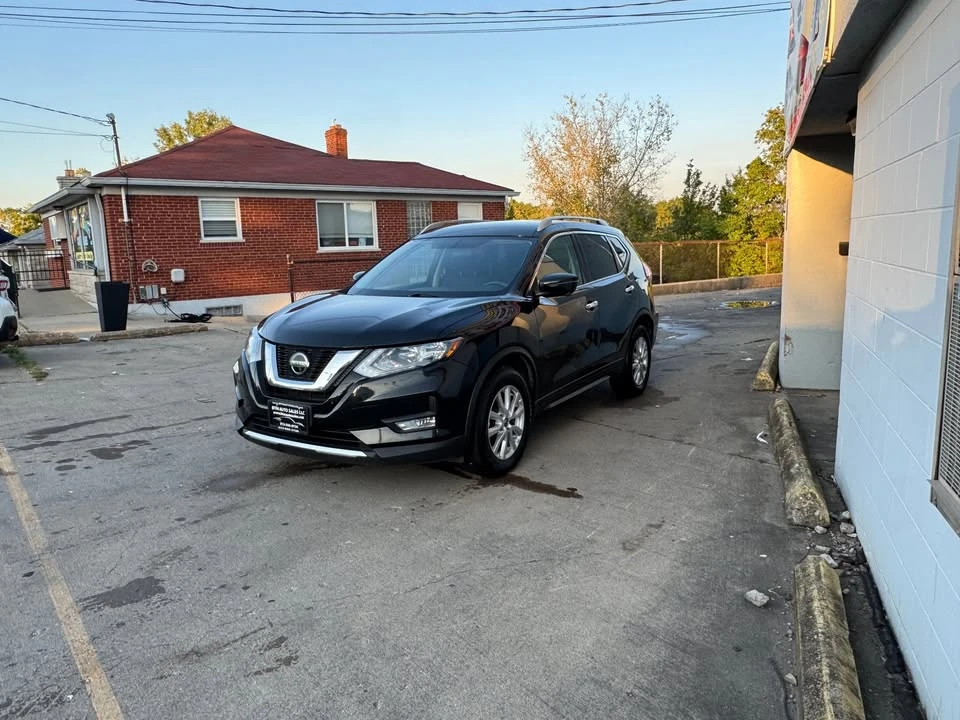 2018 Nissan Rogue - Image 2 of 17