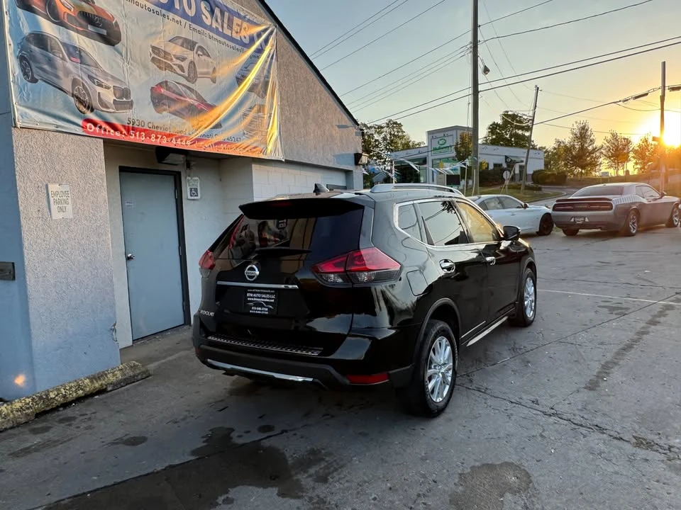 2018 Nissan Rogue - Image 16 of 17