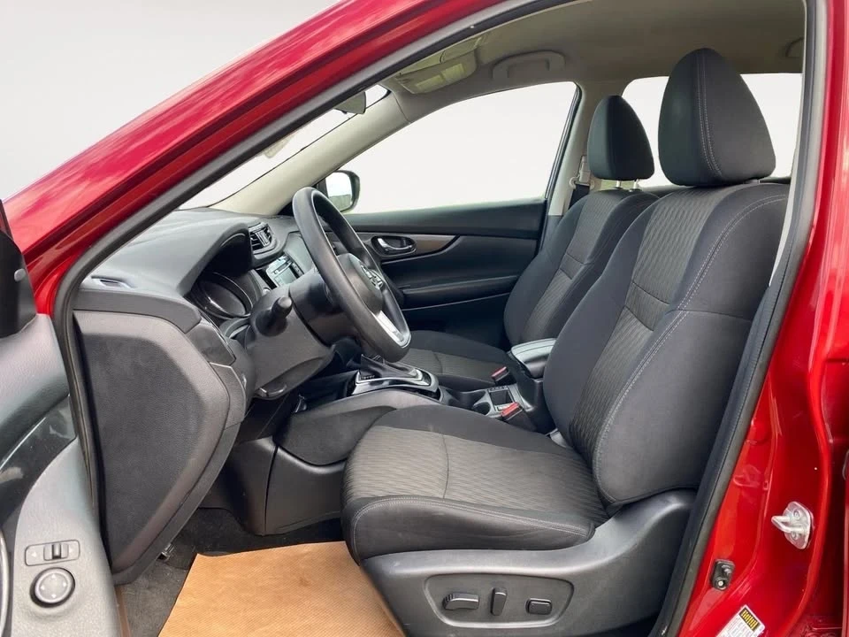 2018 Nissan Rogue - Image 9 of 15