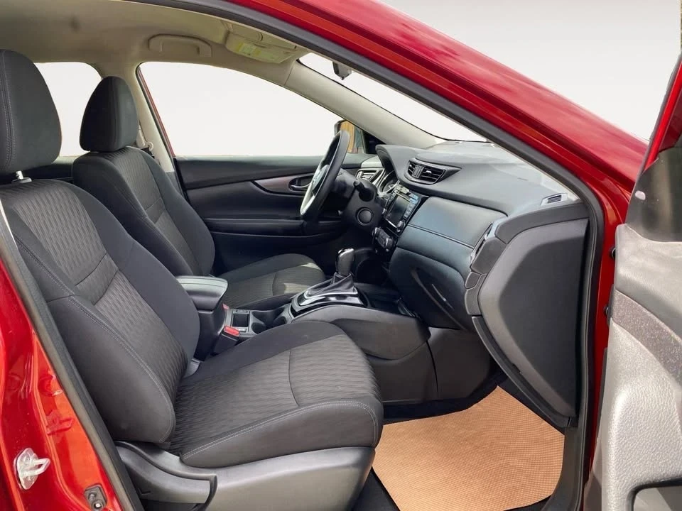 2018 Nissan Rogue - Image 8 of 15