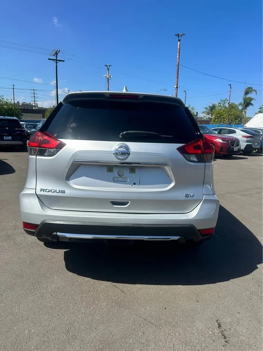 2018 Nissan Rogue - Image 4 of 8