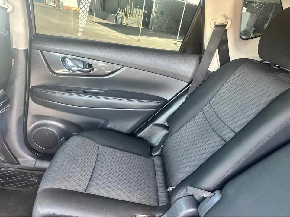 2018 Nissan Rogue - Image 6 of 8