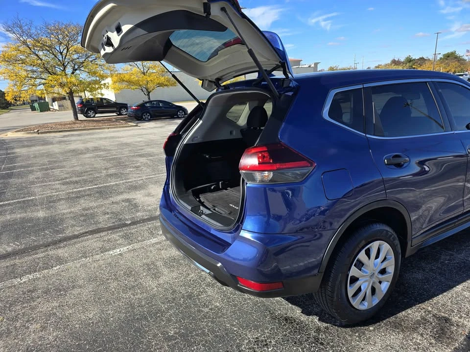 2018 Nissan Rogue - Image 2 of 9