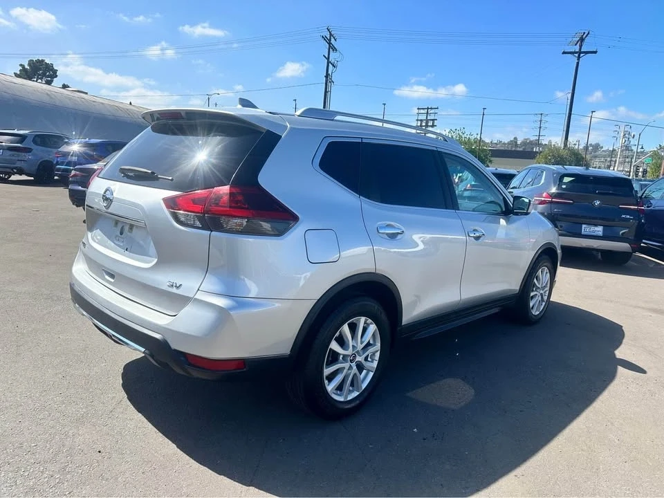 2018 Nissan Rogue - Image 3 of 8