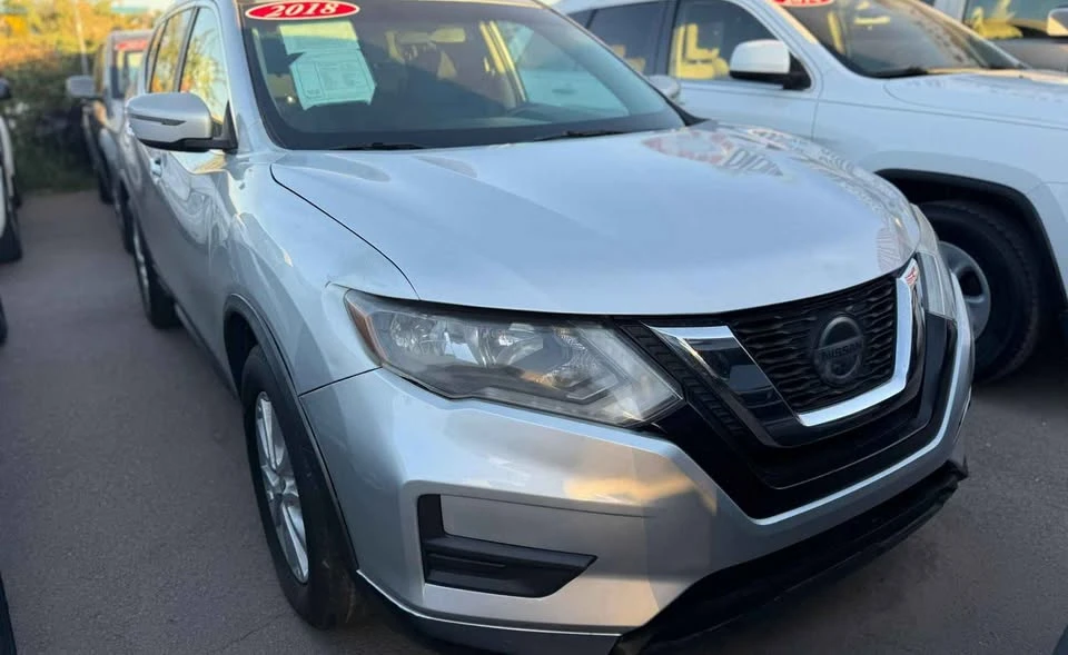 2018 Nissan Rogue - Image 2 of 5