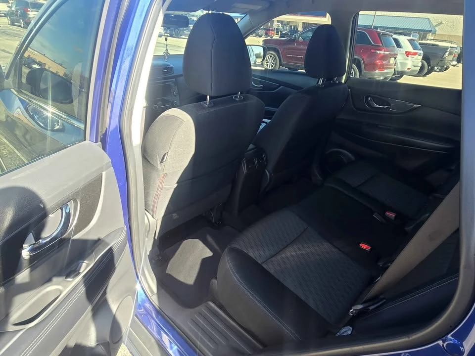 2018 Nissan Rogue - Image 8 of 9