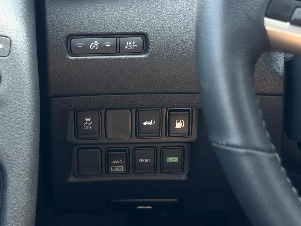 2018 Nissan Rogue - Image 15 of 16