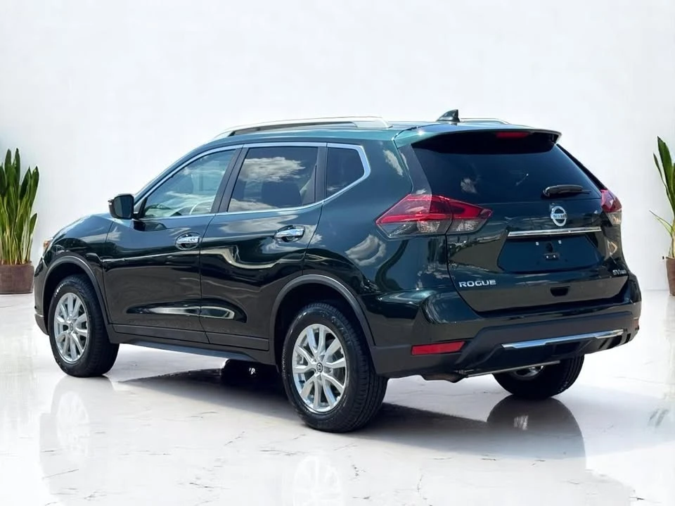 2018 Nissan Rogue - Image 8 of 16