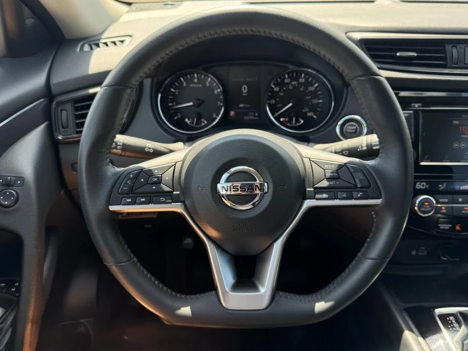 2018 Nissan Rogue - Image 16 of 16