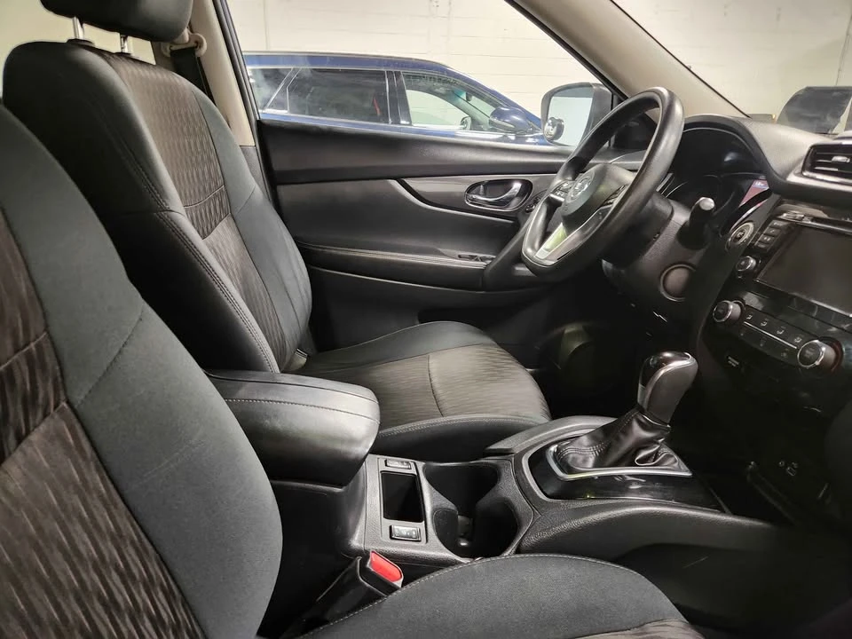 2018 Nissan Rogue - Image 16 of 19