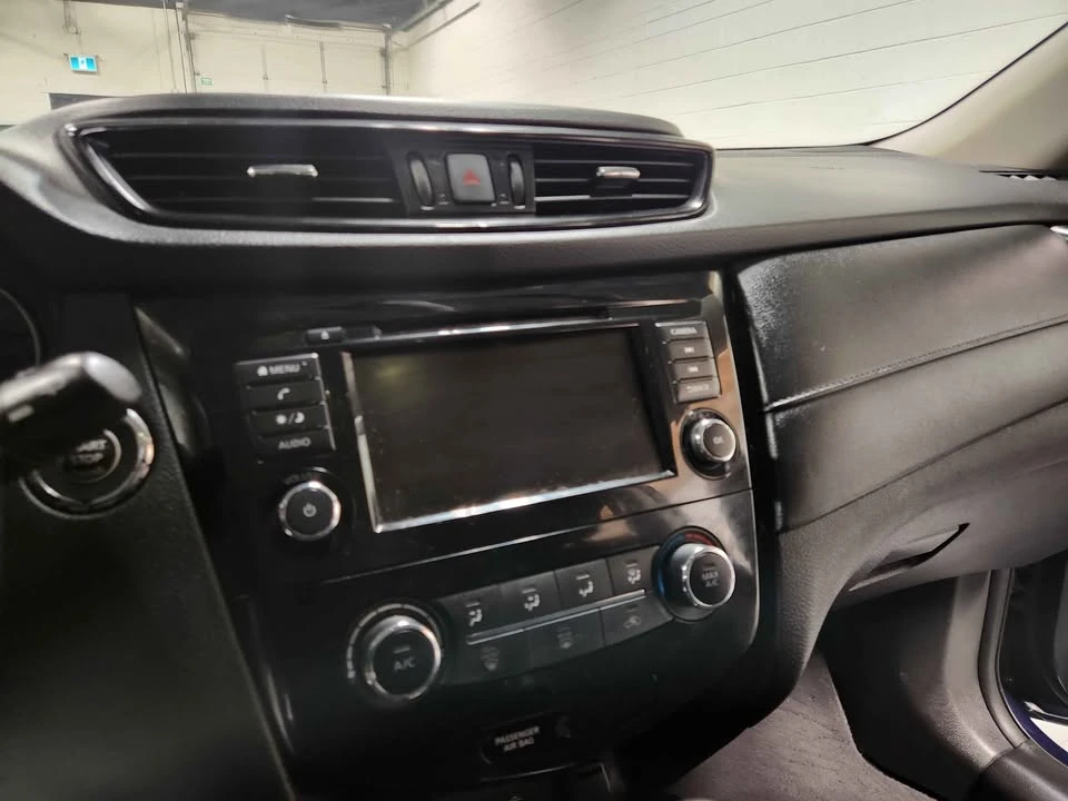 2018 Nissan Rogue - Image 8 of 19