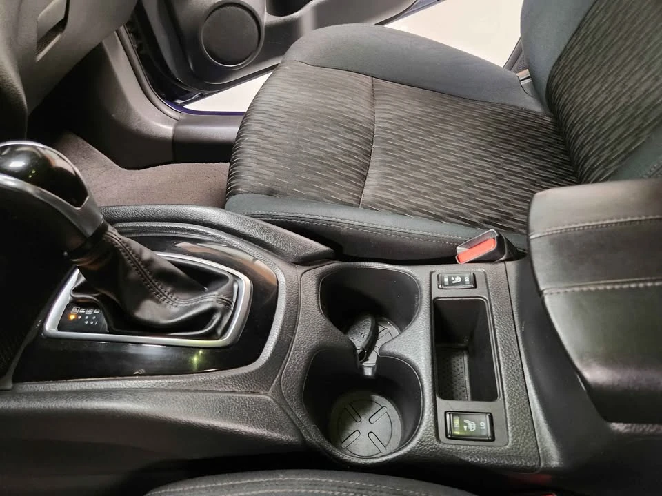 2018 Nissan Rogue - Image 10 of 19
