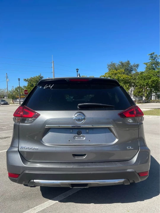 2018 Nissan Rogue - Image 11 of 11