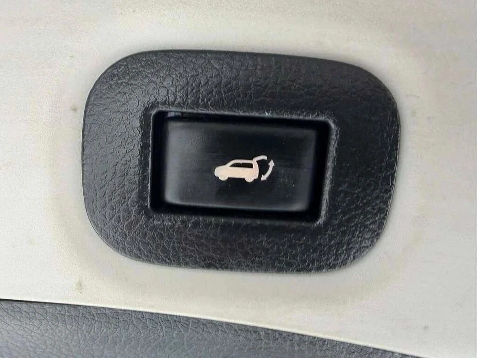 2018 Nissan Rogue - Image 17 of 19