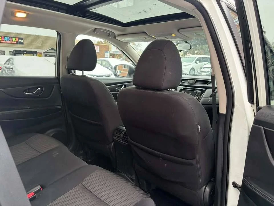 2018 Nissan Rogue - Image 13 of 19