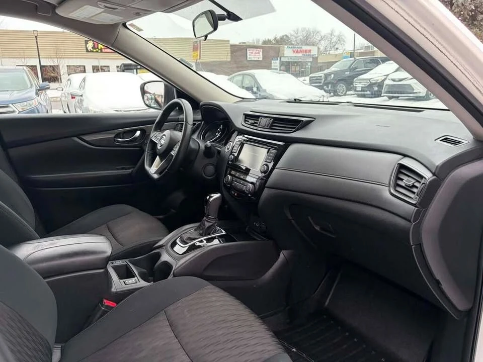 2018 Nissan Rogue - Image 12 of 19