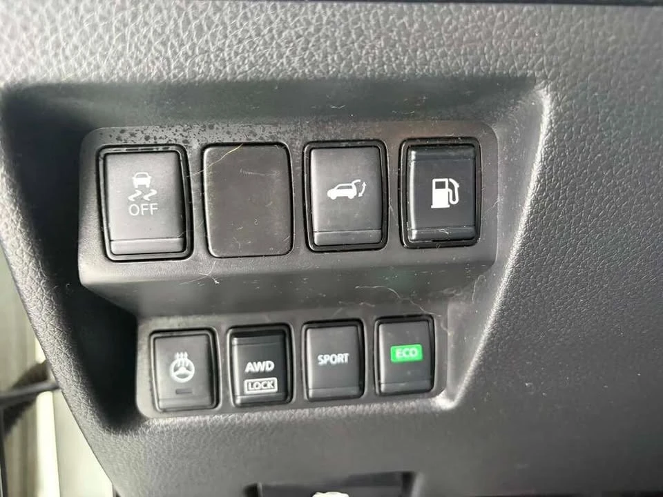 2018 Nissan Rogue - Image 11 of 19